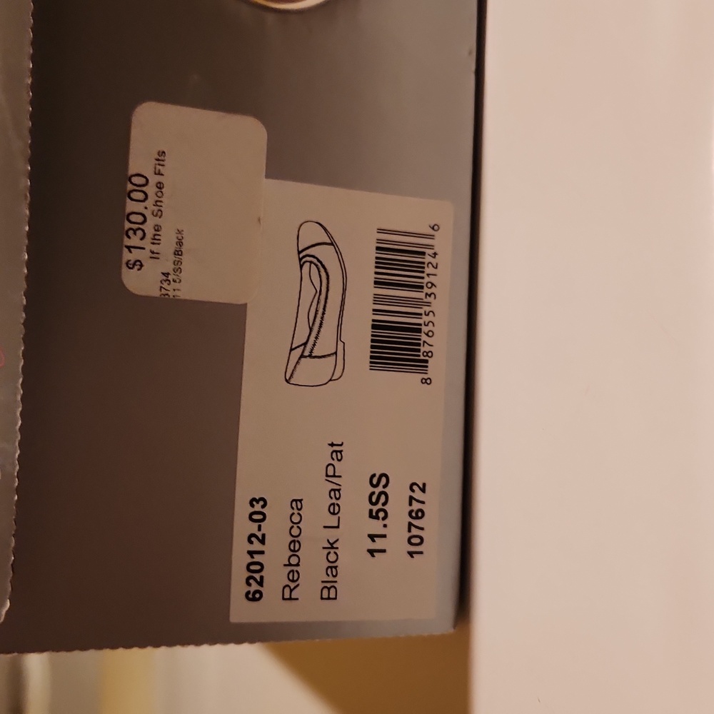 Women's skimmers, Ros Hommerson size 11.5 SS